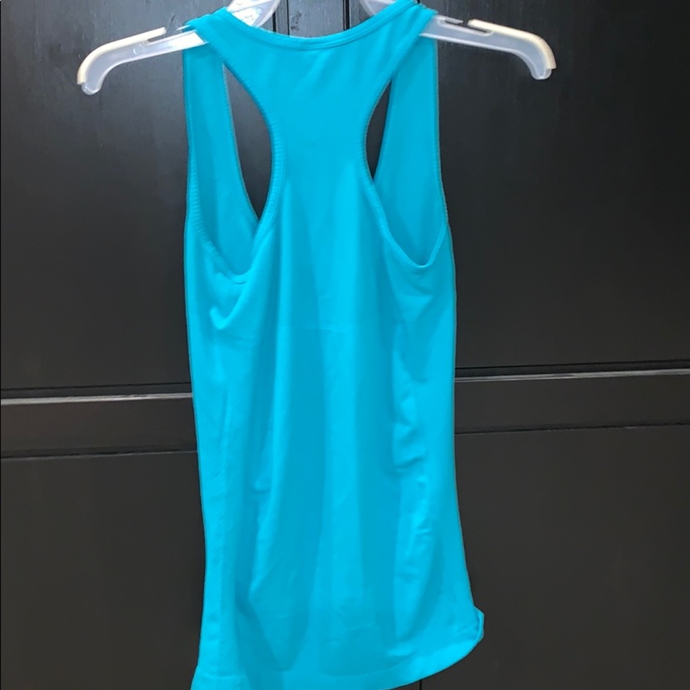 Fabletics tank - Picture 3 of 3